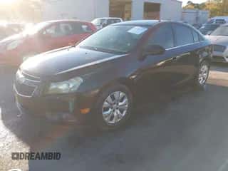 2012 Chevrolet Cruze LS z VIN 1G1PD5SH7C7349681, wystawiony jako IAAI lot #43498737 z przebiegiem 133 929 mil mil oraz . Historia ofert i sprzedaży dostępna na DreamBid. Obrazek 2.