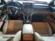 2011 Honda Accord EX-L z VIN 1HGCP2F8XBA075949, wystawiony jako Copart lot #84030275 z przebiegiem 136 153 mil mil oraz Szkoda całkowita • Salvage title. Historia ofert i sprzedaży dostępna na DreamBid. Obrazek 8.