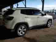 2018 Jeep Compass Latitude z VIN 3C4NJCBB2JT265560, wystawiony jako Copart lot #86600075 z przebiegiem 135 347 mil mil oraz Czysty tytuł • Clean title. Historia ofert i sprzedaży dostępna na DreamBid. Obrazek 3.