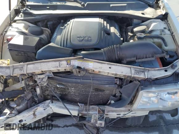 2009 Chrysler 300 C Hemi with VIN 2C3KA63T99H622995, listed as a Copart auction lot 45274995 with 223,907 mi miles and Clean title. Bid and sale history available at DreamBid. Image 13.