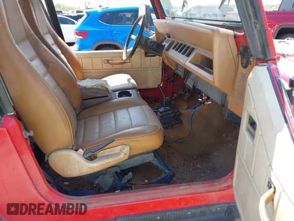 1994 Jeep Wrangler S with VIN 1J4FY19P7RP443592, listed as a IAAI auction lot 43113142 with 149,862 mi miles and . Bid and sale history available at DreamBid. Image 5.