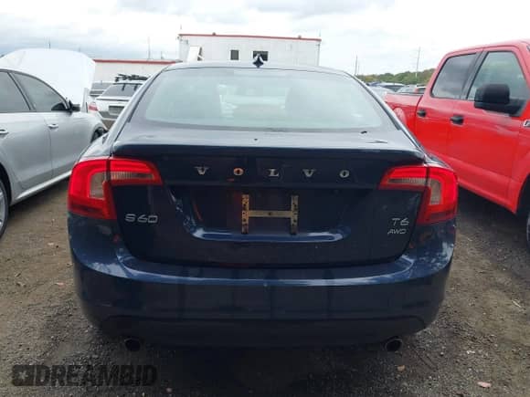 2013 Volvo S60 T6 R-Design Platinum с VIN YV1902FH8D1216575, выставлен на аукционе IAAI как лот 43233003 с пробегом 52 221 миль миль и . История ставок и продаж доступна на DreamBid. Изображение 16.