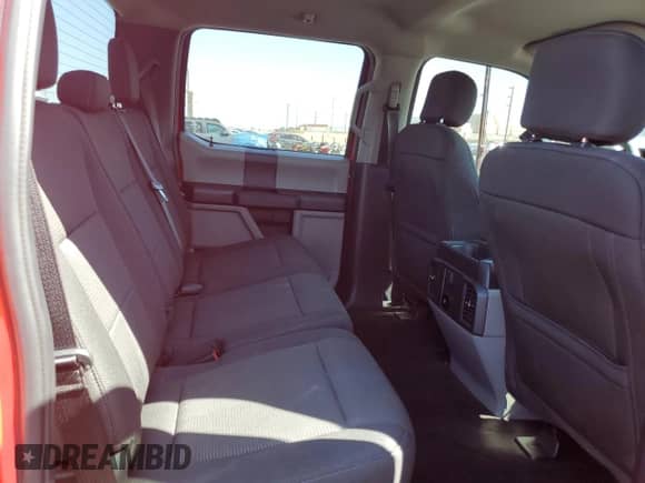 2019 Ford F-150 XL с VIN 1FTEW1CP3KKE94798, выставлен на аукционе Copart как лот 81987975 с пробегом 51 345 миль миль и Списание • Salvage title. История ставок и продаж доступна на DreamBid. Изображение 10.