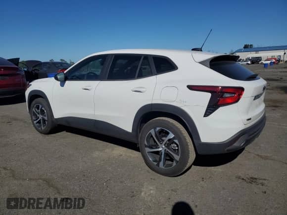 2025 Chevrolet Trax 1RS с VIN KL77LGEPXSC000588, выставлен на аукционе Copart как лот 84718275 с пробегом 14 406 миль миль и Списание • Salvage title. История ставок и продаж доступна на DreamBid. Изображение 2.