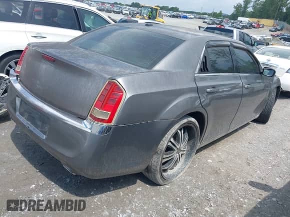 2012 Chrysler 300 с VIN 2C3CCAAG1CH116785, выставлен на аукционе IAAI как лот 42792844 с пробегом 147 749 миль миль и . История ставок и продаж доступна на DreamBid. Изображение 4.