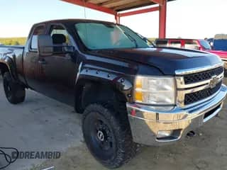 2011 Chevrolet Silverado 2500HD LT with VIN 1GC2KXCG5BZ408514, listed as a IAAI auction lot 43487102 with Not provided miles and . Bid and sale history available at DreamBid. Image 1.