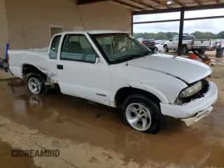 1998 Chevrolet S-10 LS с VIN 1GCCS19X5W8167378, выставлен на аукционе Copart как лот 73230834 с пробегом 177 261 миль миль и Списание • Salvage title. История ставок и продаж доступна на DreamBid. Изображение 4.