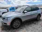 2021 Volkswagen Tiguan S z VIN 3VV0B7AX3MM035862, wystawiony jako Copart lot #65567395 z przebiegiem 65 041 mil mil oraz Szkoda całkowita • Salvage title. Historia ofert i sprzedaży dostępna na DreamBid. Obrazek 1.