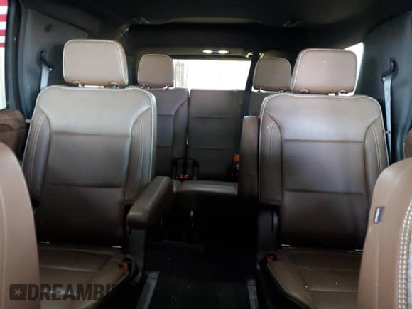 2021 Chevrolet Tahoe High Country z VIN 1GNSKTKL5MR298727, wystawiony jako Copart lot #70154855 z przebiegiem 39 408 mil mil oraz Czysty tytuł • Clean title. Historia ofert i sprzedaży dostępna na DreamBid. Obrazek 10.