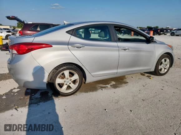 2013 Hyundai Elantra GLS с VIN KMHDH4AE4DU585168, выставлен на аукционе Copart как лот 67086295 с пробегом 158 624 миль миль и Списание • Salvage title. История ставок и продаж доступна на DreamBid. Изображение 3.