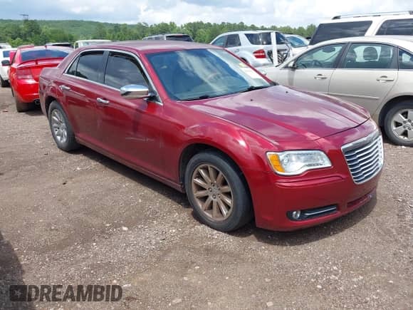 2014 Chrysler 300 C z VIN 2C3CCAEG3EH379888, wystawiony jako IAAI lot #42508878 z przebiegiem 256 320 mil mil oraz . Historia ofert i sprzedaży dostępna na DreamBid. Obrazek 1.