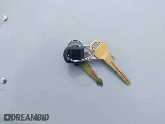 1995 GMC Sierra 1500 z VIN 2GTEC19K7S1593550, wystawiony jako IAAI lot #41929126 z przebiegiem 255 453 mil mil oraz . Historia ofert i sprzedaży dostępna na DreamBid. Obrazek 11.