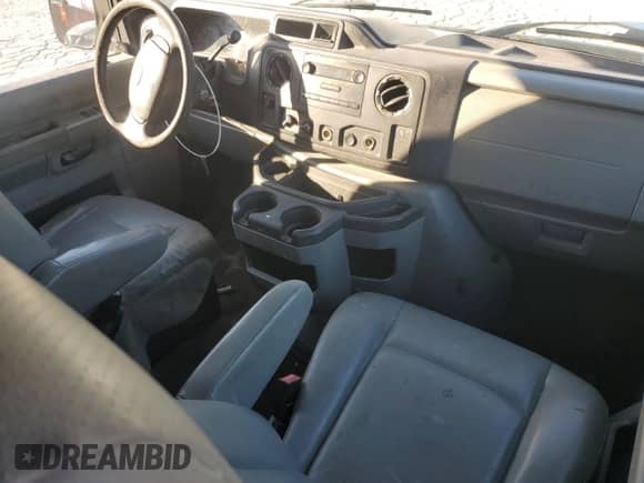 2012 Ford Econoline Cargo Recreational z VIN 1FTNE2EW2CDB21285, wystawiony jako Copart lot #84023555 z przebiegiem 211 598 mil mil oraz Szkoda całkowita • Salvage title. Historia ofert i sprzedaży dostępna na DreamBid. Obrazek 8.