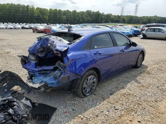 2024 Hyundai Elantra SEL with VIN KMHLM4DG8RU638577, listed as a Copart auction lot 71708675 with 38,190 mi miles and Salvage title. Bid and sale history available at DreamBid. Image 3.