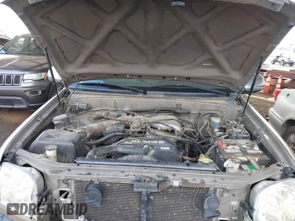 2002 Toyota Tundra SR5 с VIN 5TBRN34122S313900, выставлен на аукционе IAAI как лот 43481700 с пробегом 314 396 миль миль и . История ставок и продаж доступна на DreamBid. Изображение 10.