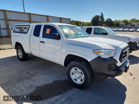 2023 Toyota Tacoma SR z VIN 3TYRX5GN9PT082761, wystawiony jako Copart lot #71550115 z przebiegiem 41 591 mil mil oraz Czysty tytuł • Clean title. Historia ofert i sprzedaży dostępna na DreamBid. Obrazek 4.