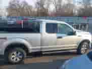 2015 Ford F-150 XLT z VIN 1FTFX1EG5FFA30778, wystawiony jako IAAI lot #41760994 z przebiegiem 106 939 mil mil oraz . Historia ofert i sprzedaży dostępna na DreamBid. Obrazek 14.