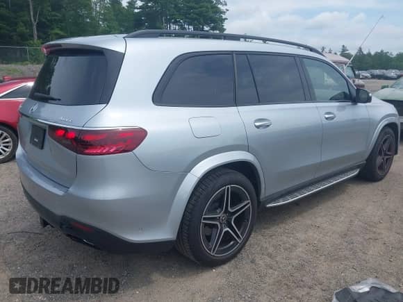 2025 Mercedes-Benz GLS 450 with VIN 4JGFF5KE6SB342991, listed as a IAAI auction lot 42654722 with 9,233 mi miles and . Bid and sale history available at DreamBid. Image 4.