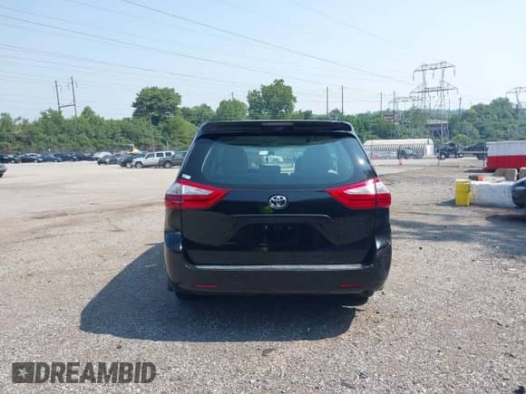 2015 Toyota Sienna L with VIN 5TDZK3DC1FS539076, listed as a IAAI auction lot 42913036 with 118,898 mi miles and . Bid and sale history available at DreamBid. Image 17.