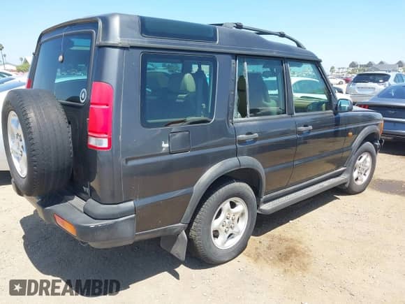 2000 Land Rover Discovery Cloth with VIN SALTY154XYA271377, listed as a IAAI auction lot 42493291 with 221,124 mi miles and . Bid and sale history available at DreamBid. Image 4.