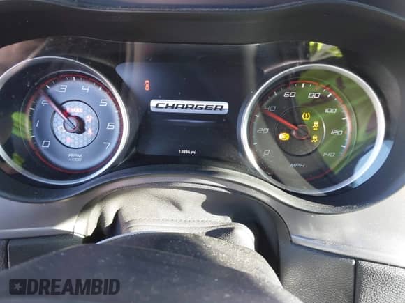 2023 Dodge Charger SXT z VIN 2C3CDXBG1PH673684, wystawiony jako IAAI lot #43439756 z przebiegiem 13 896 mil mil oraz . Historia ofert i sprzedaży dostępna na DreamBid. Obrazek 7.