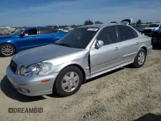 2004 Hyundai Sonata z VIN KMHWF25S64A077935, wystawiony jako Copart lot #54175865 z przebiegiem 147 228 mil mil oraz Szkoda całkowita • Salvage title. Historia ofert i sprzedaży dostępna na DreamBid. Obrazek 1.