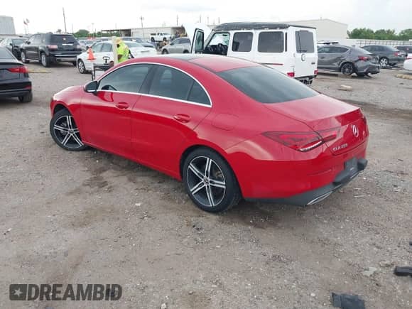 2020 Mercedes-Benz CLA 250 z VIN WDD5J4GB6LN061268, wystawiony jako IAAI lot #43109829 z przebiegiem 134 135 mil mil oraz . Historia ofert i sprzedaży dostępna na DreamBid. Obrazek 3.