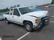 1996 GMC Sierra 1500 z VIN 2GTEC19R6T1533497, wystawiony jako IAAI lot #42258796 z przebiegiem 350 216 mil mil oraz . Historia ofert i sprzedaży dostępna na DreamBid. Obrazek 1.