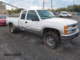 1998 Chevrolet Silverado 2500 with VIN 1GCGK29J9WE232656, listed as a IAAI auction lot 43377388 with 201,761 mi miles and . Bid and sale history available at DreamBid. Image 1.