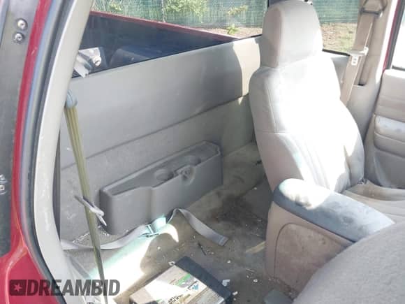 2003 Chevrolet S-10 LS с VIN 1GCCS19X738211635, выставлен на аукционе IAAI как лот 42700361 с пробегом Не указан миль и . История ставок и продаж доступна на DreamBid. Изображение 8.