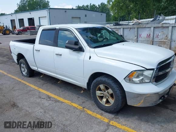 2016 Ram 1500 Outdoorsman z VIN 1C6RR7TM7GS326050, wystawiony jako IAAI lot #42678281 z przebiegiem 153 750 mil mil oraz . Historia ofert i sprzedaży dostępna na DreamBid. Obrazek 1.