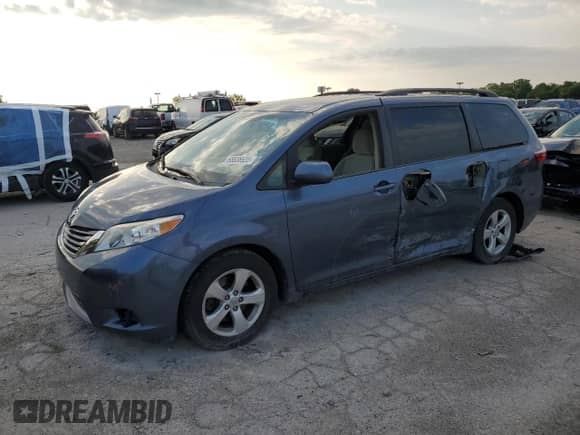 2015 Toyota Sienna LE AAS with VIN 5TDKK3DC7FS591670, listed as a Copart auction lot 68836635 with 118,873 mi miles and Salvage title. Bid and sale history available at DreamBid. Image 1.