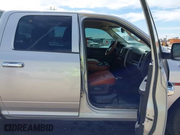 2016 Ram 1500 Tradesman z VIN 1C6RR7KM2GS121544, wystawiony jako IAAI lot #43322819 z przebiegiem 172 458 mil mil oraz . Historia ofert i sprzedaży dostępna na DreamBid. Obrazek 5.