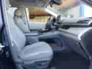 2024 Toyota Sienna XLE z VIN 5TDYRKEC6RS215254, wystawiony jako Copart lot #85163915 z przebiegiem 36 850 mil mil oraz Czysty tytuł • Clean title. Historia ofert i sprzedaży dostępna na DreamBid. Obrazek 5.