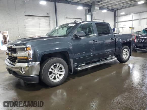 2018 Chevrolet Silverado 1500 LT z VIN 3GCUKREC5JG317420, wystawiony jako Copart lot #65535305 z przebiegiem 43 632 mil mil oraz Szkoda całkowita • Salvage title. Historia ofert i sprzedaży dostępna na DreamBid. Obrazek 1.