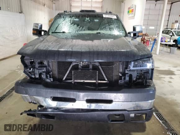 2005 Chevrolet Silverado 2500HD LS z VIN 1GCHK23285F865972, wystawiony jako Copart lot #57789985 z przebiegiem 396 060 mil mil oraz Szkoda całkowita • Salvage title. Historia ofert i sprzedaży dostępna na DreamBid. Obrazek 5.