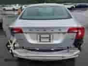 2017 Volvo S60 Inscription Platinum с VIN LYV402TM8HB133454, выставлен на аукционе Copart как лот 63387135 с пробегом 121 798 миль миль и На запчасти • Non repairable. История ставок и продаж доступна на DreamBid. Изображение 6.
