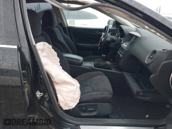 2013 Nissan Maxima SV z VIN 1N4AA5AP4DC803205, wystawiony jako IAAI lot #41714711 z przebiegiem 73 288 mil mil oraz . Historia ofert i sprzedaży dostępna na DreamBid. Obrazek 5.