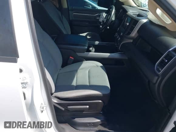 2020 Ram 1500 Lone Star z VIN 1C6RREFT6LN100386, wystawiony jako IAAI lot #42087691 z przebiegiem 107 559 mil mil oraz . Historia ofert i sprzedaży dostępna na DreamBid. Obrazek 5.