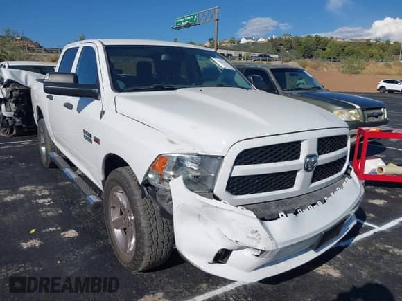 2014 Ram 1500 Express z VIN 1C6RR7KTXES168888, wystawiony jako IAAI lot #43242116 z przebiegiem 174 358 mil mil oraz . Historia ofert i sprzedaży dostępna na DreamBid. Obrazek 6.