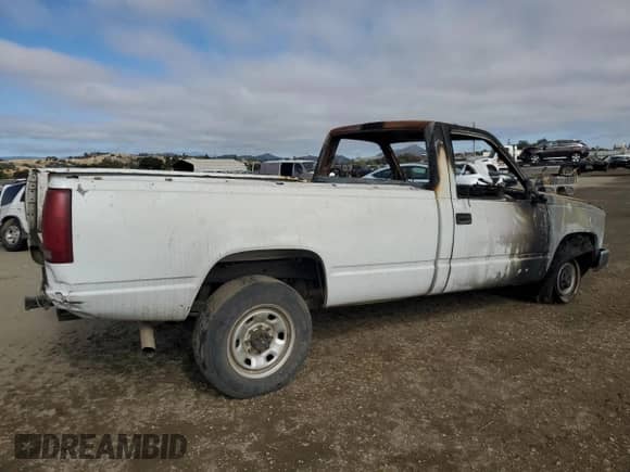 2000 Chevrolet Silverado 3500 с VIN 1GCGC34R8YR226245, выставлен на аукционе Copart как лот 65429905 с пробегом Не указан миль и Списание • Salvage title. История ставок и продаж доступна на DreamBid. Изображение 3.