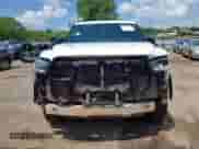 2025 Toyota Tundra SR5 z VIN 5TFLA5DB8SX265813, wystawiony jako IAAI lot #42659945 z przebiegiem 6 241 mil mil oraz . Historia ofert i sprzedaży dostępna na DreamBid. Obrazek 13.