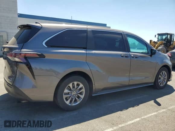 2023 Toyota Sienna LE с VIN 5TDKRKEC0PS152073, выставлен на аукционе Copart как лот 69254965 с пробегом 44 623 миль миль и Списание • Salvage title. История ставок и продаж доступна на DreamBid. Изображение 3.