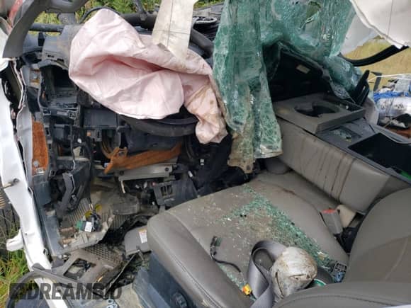 2019 Ford F-250 z VIN NOVIN63998744, wystawiony jako Copart lot #63998744 z przebiegiem Nie podano mil oraz Nie do naprawy • Non repairable. Historia ofert i sprzedaży dostępna na DreamBid. Obrazek 8.