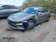 2024 Hyundai Elantra SEL z VIN KMHLM4DG2RU839715, wystawiony jako IAAI lot #43040402 z przebiegiem 22 159 mil mil oraz . Historia ofert i sprzedaży dostępna na DreamBid. Obrazek 6.