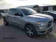 2019 Ram 1500 Tradesman z VIN 1C6RREGT5KN655634, wystawiony jako Copart lot #45756375 z przebiegiem 45 903 mil mil oraz Szkoda całkowita • Salvage title. Historia ofert i sprzedaży dostępna na DreamBid. Obrazek 4.