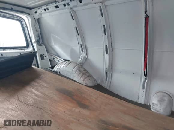 2011 Chevrolet Express Cargo с VIN 1GCWGFBA8B1153429, выставлен на аукционе IAAI как лот 42541477 с пробегом 622 878 миль миль и . История ставок и продаж доступна на DreamBid. Изображение 8.
