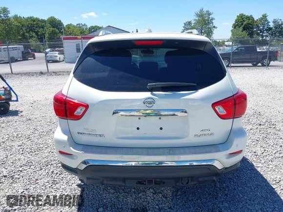 2020 Nissan Pathfinder Platinum с VIN 5N1DR2DM0LC618708, выставлен на аукционе IAAI как лот 43091555 с пробегом 108 478 миль миль и . История ставок и продаж доступна на DreamBid. Изображение 16.