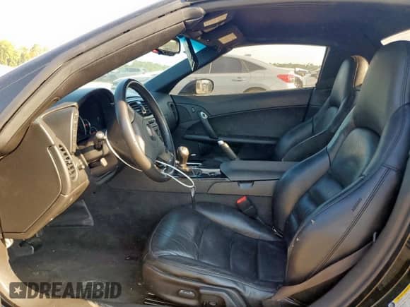 2008 Chevrolet Corvette с VIN 1G1YY36W085122230, выставлен на аукционе Copart как лот 71434405 с пробегом 63 028 миль миль и Списание • Salvage title. История ставок и продаж доступна на DreamBid. Изображение 7.