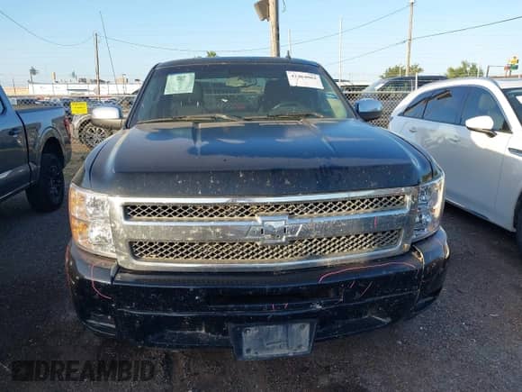 2011 Chevrolet Silverado 1500 LT z VIN 1GCRCSE08BZ276587, wystawiony jako IAAI lot #42464061 z przebiegiem 134 318 mil mil oraz . Historia ofert i sprzedaży dostępna na DreamBid. Obrazek 6.